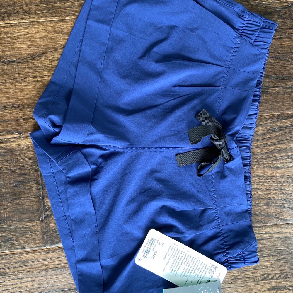 Lululemon Spring Break Away II Short